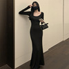 Long sleeved dress， women's coffee colored base， slim fit， fishtail， solid color dress