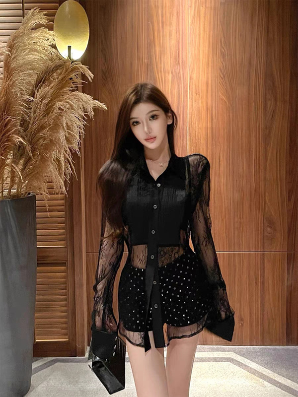 设计感假日防晒显瘦拼接蕾丝修身上衣女衬衫+重工低腰满钻裤套装|undefined