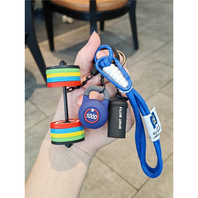 フィットネスキーホルダーバーベルクリエイティブスポーツペンダントトレーニングダンベルスクールバッグ周辺スポーツウォーターカップペンダント小さなギフト|undefined
