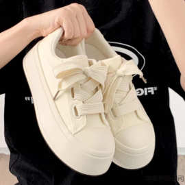 配小裙子纯白小白鞋子女春夏换季新款小众休闲透气厚底帆布鞋