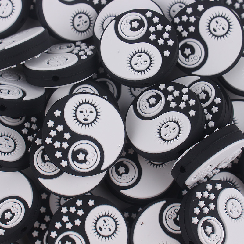 Lugar de fábrica, joyas de bolígrafo con cuentas, estrellas, luna, chismes, yin y yang, accesorios de pulsera con cuentas, cuentas de silicona al por mayor