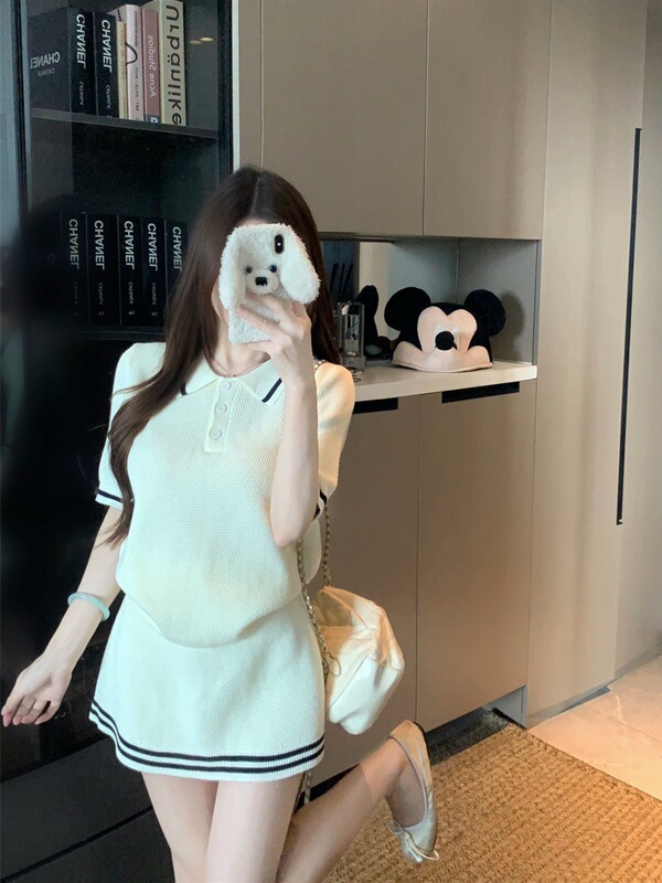 2026 super popular summer outfit, a unique and beautiful Korean-style apricot-colored polo collar knitted top and skirt two-piece set for women 2026 super popular summer outfit, a unique and beautiful Korean-style apricot-colored polo collar knitted top and skirt two-piece set for women