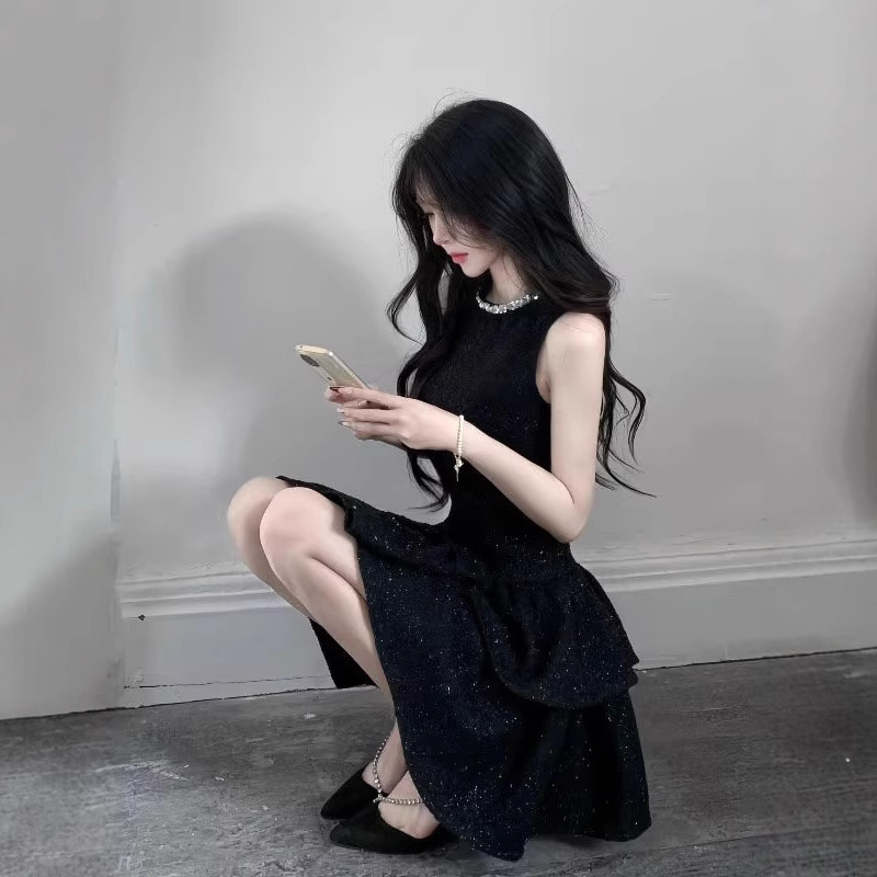 French-Style Black Halter Neck Tank Dress for Summer, Petite and Elegant, Waist-Cinching and Slimming Birthday Cake Dress