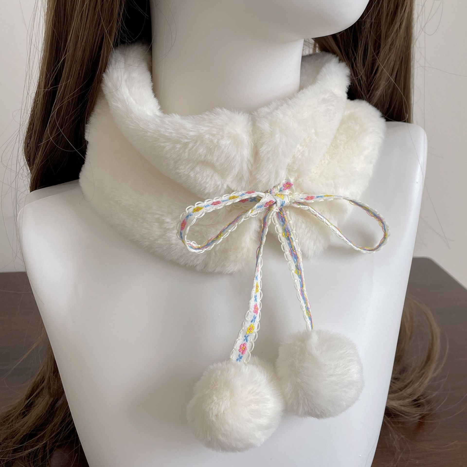 Otoño y invierno en relieve de engrosamiento de piel cálida bufandas de pelusa pelusa atada pelusa pelusa lindos collares de pelusa