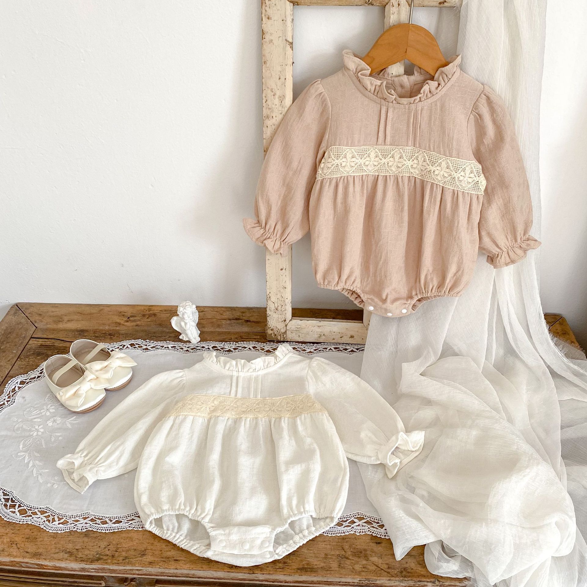 Ins2024 Autumn All Cotton New Girl Baby Long Sleeve Ha Yi Black Ear Collar Triangle Bag fart Crawler Clothes_voghion.com