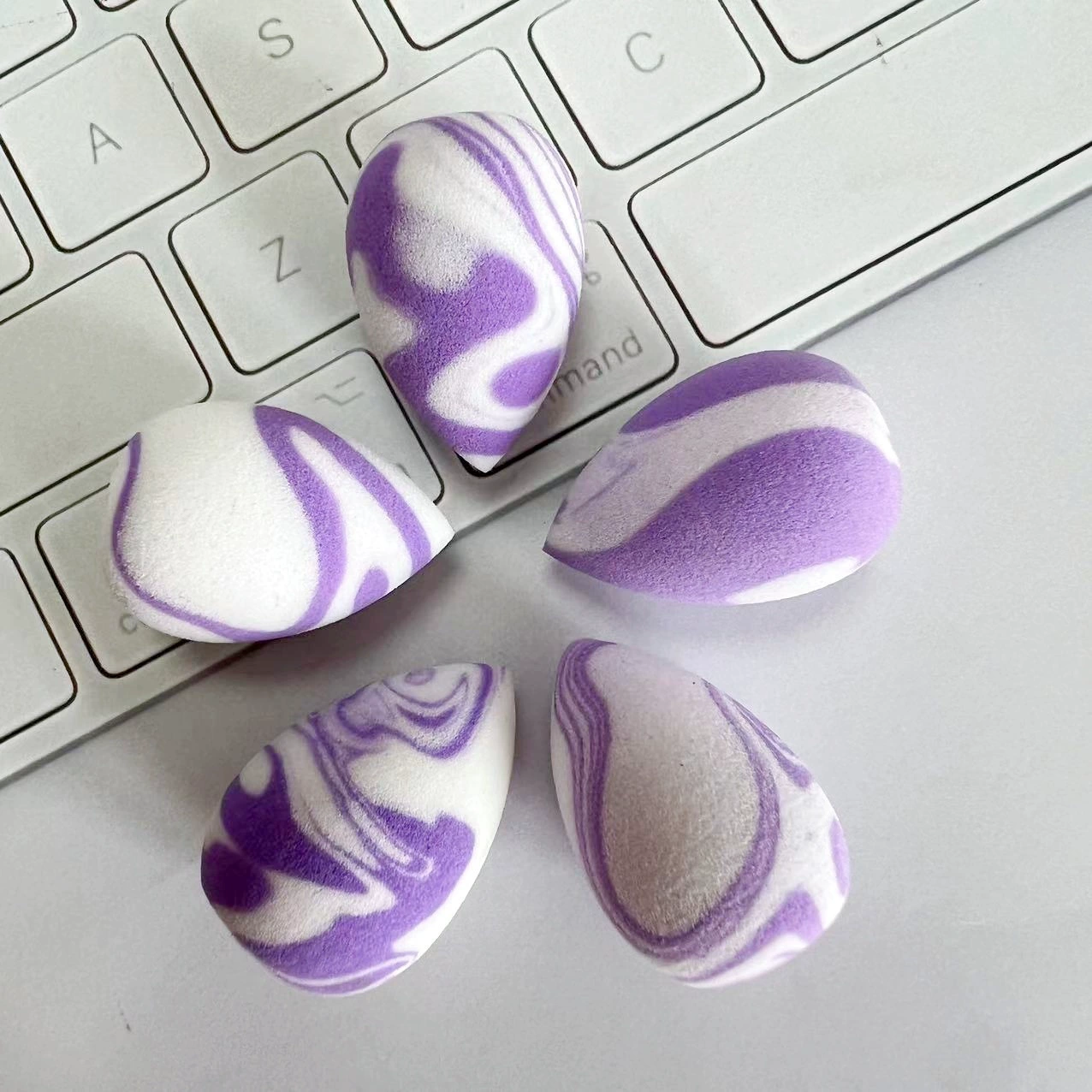 Cosmetic sponge, drop-shaped two-color small, 2 × 3 cm – soft makeup blending sponge