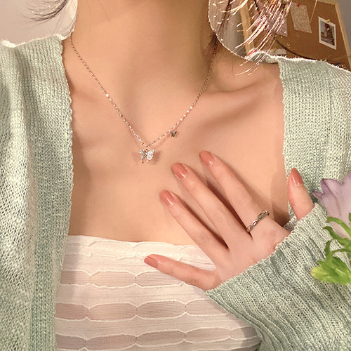 Ins Diamond Butterfly Necklace Unique Design Sense Light Luxury Small Butterfly Clasp Necklace for Women with Micro-Zirconia Clasp