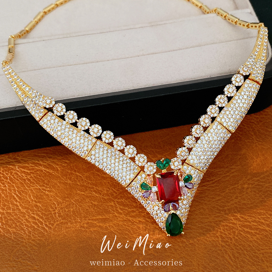 18 quilates de oro verdadero collar de flores de piedra cuadrada estilo palacio retro clavícula collar ligero lujoso de alta calidad para mujeres