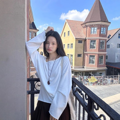 DIGM | 2025秋季极简慵懒风松弛感不规则开衩卷边露肩T恤女A09195