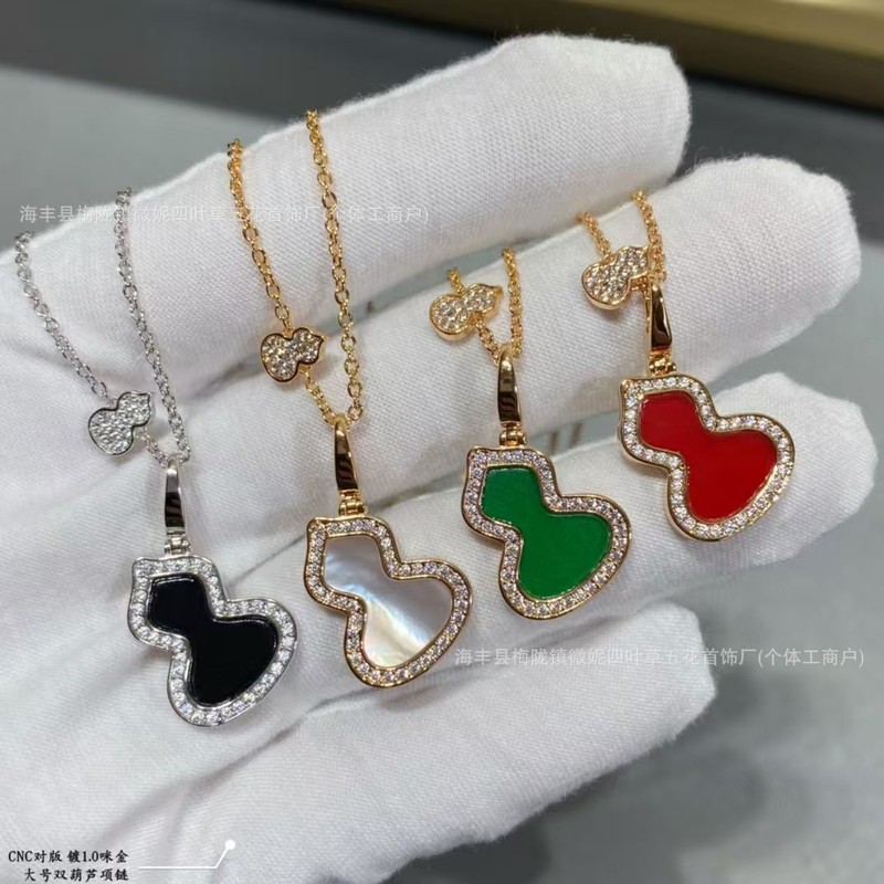 V金高級版ひょうたんネックレス、厚めの18Kローズゴールドメッキ、天然レッドカルセドニーと白蝶貝のペンダント、ダイヤモンドをあしらったダブルひょうたん|undefined
