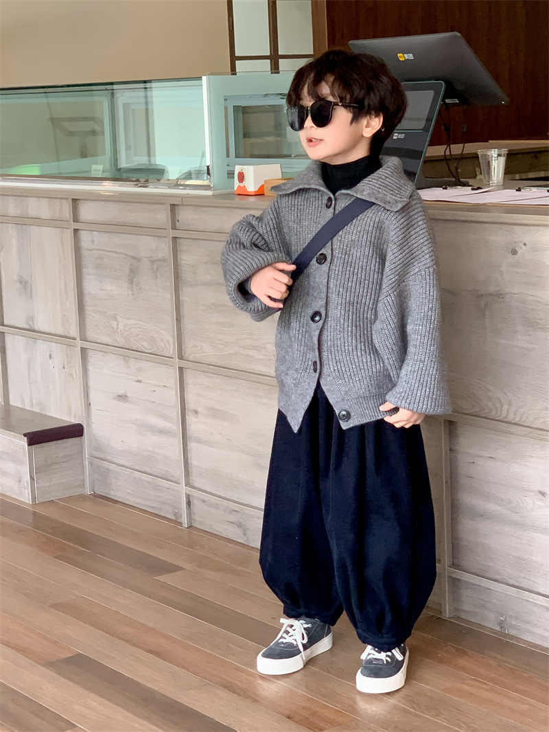 Versão coreana do suéter masculino e feminino 2023 outono/inverno novo cardigan de malha grossa infantil estiloso para bebês_voghion.com
