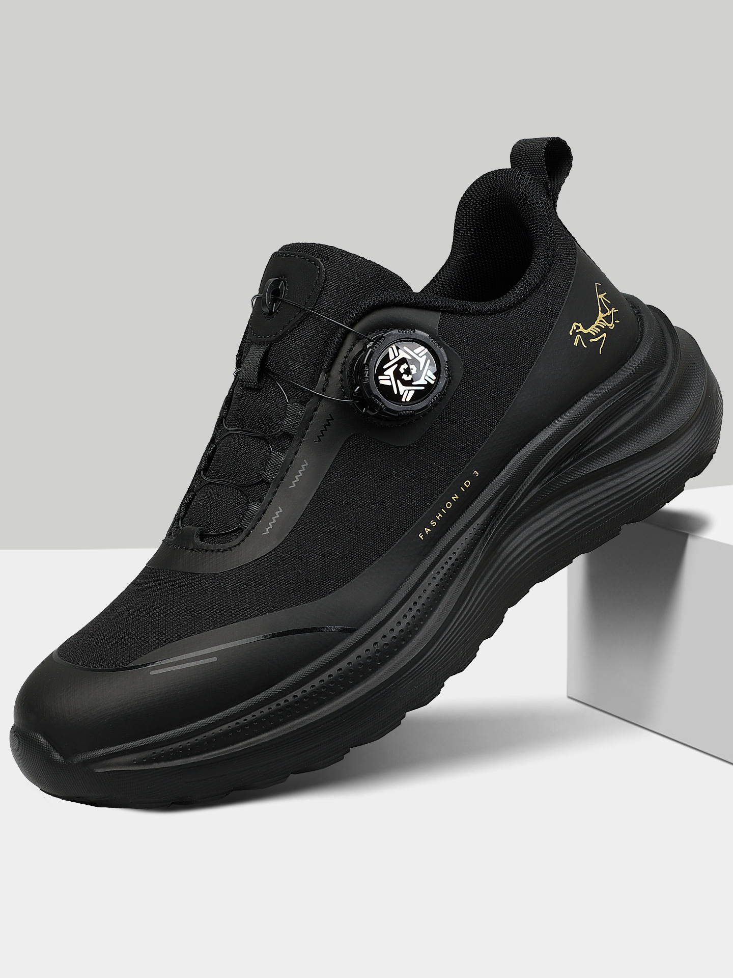Spring and Summer New Style Mesh Breathable Fabric Men's Shoes for Outdoor Sports and Leisure with Knob Buckle, Lightweight, Thick-Soled, Non-Slip and Wear-Resistant