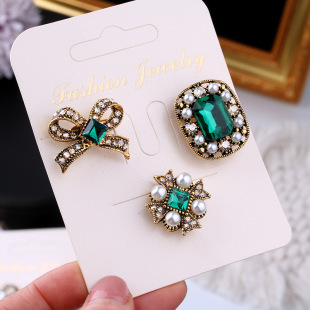 Three-piece set of retro brooch Diamond Pearl bow pin buckle small incense badge corsage female collar pin factory outlet
