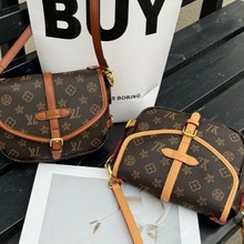 双子星斜跨包轻奢小方包女式新款百搭单肩斜挎通勤小众复古马鞍包