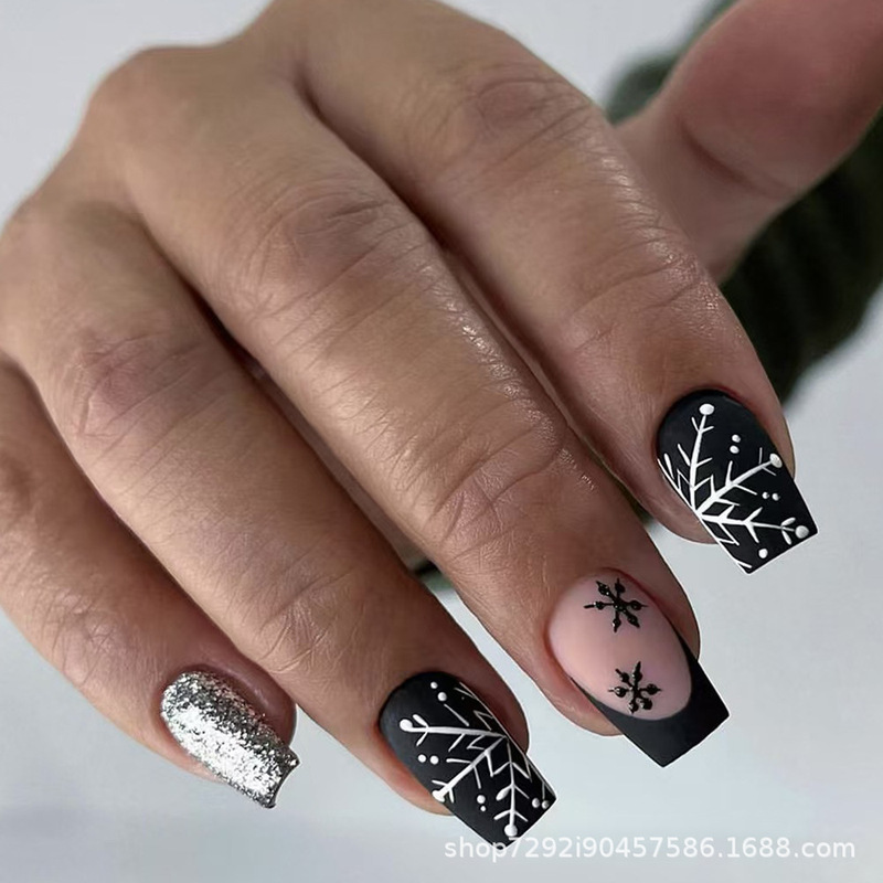 Snowflake Christmas hot girl wearing nail nail silver glitter fake nail nail art French black nail patch