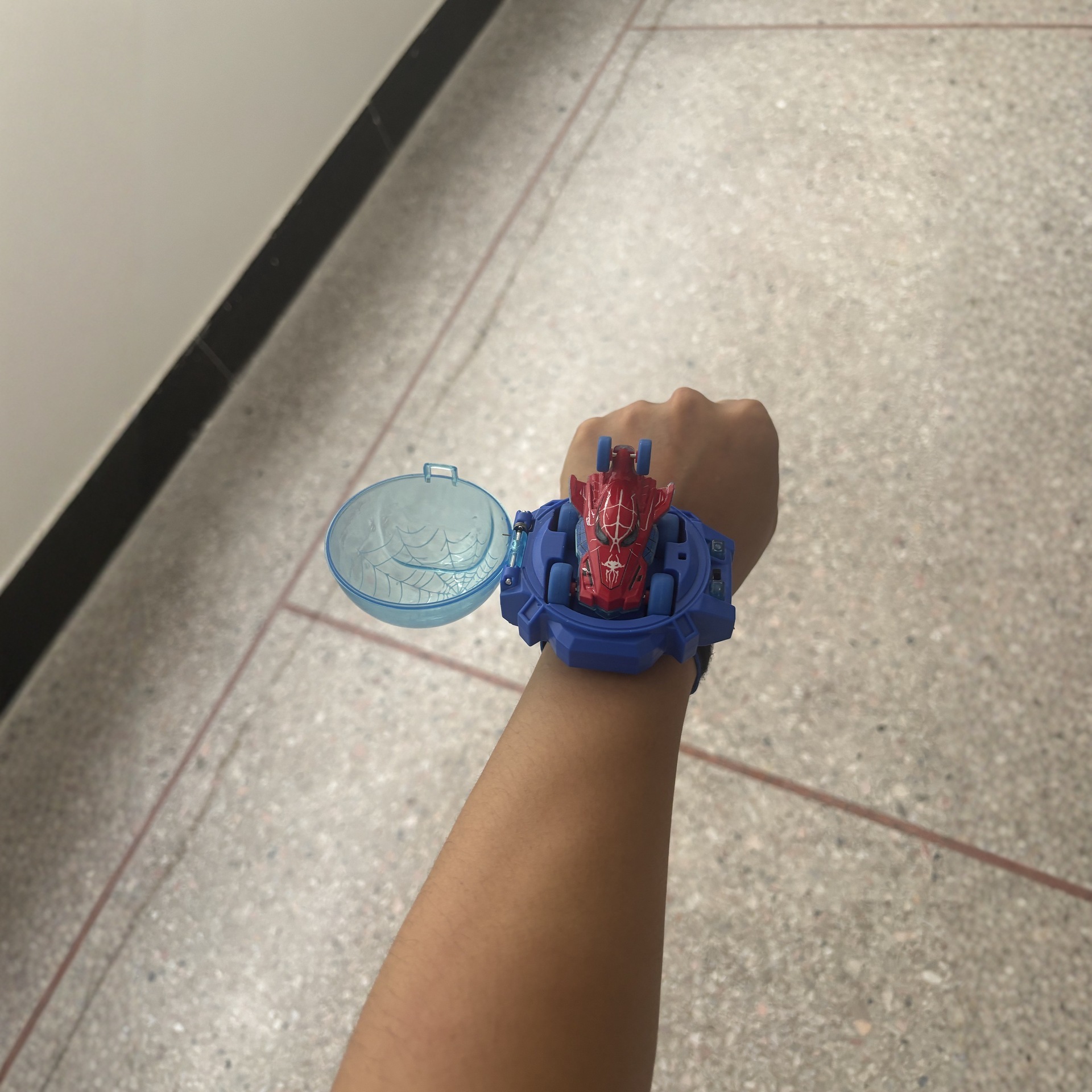 Amazon mini reloj infantil controlado remoto coche cross-border 2.4G aleación coche niño juguetes de carreras