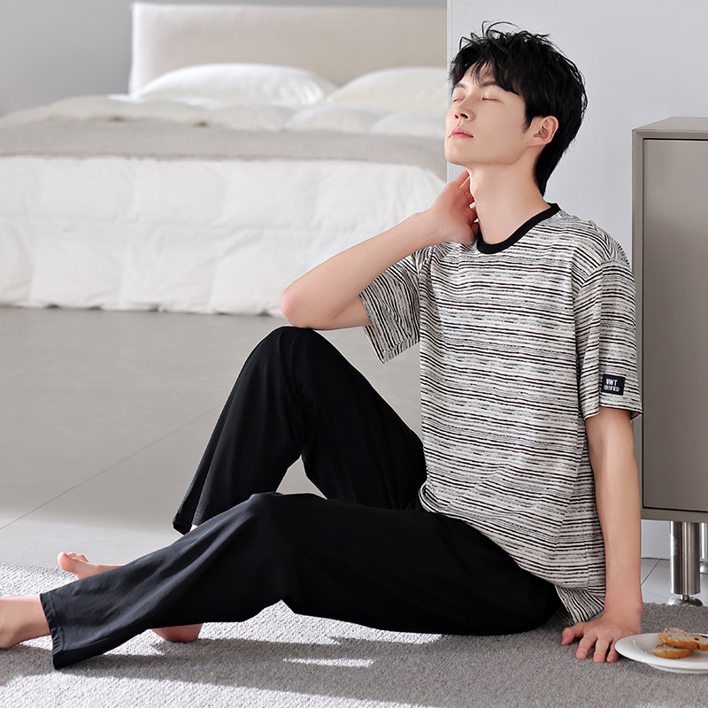 パジャマ男の夏の薄い綿の半袖のズボンの薄いタイプの夏は家の服の大きいサイズの230斤のスーツを着ることができます。