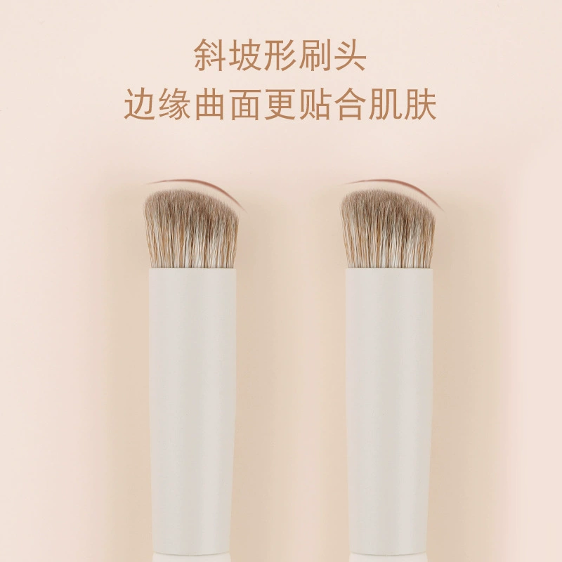 Кисточка для консильера (YC 270) серия Cloud Porcelain — плотно мягкие волокна, деревянная ручка, без следов нанесения