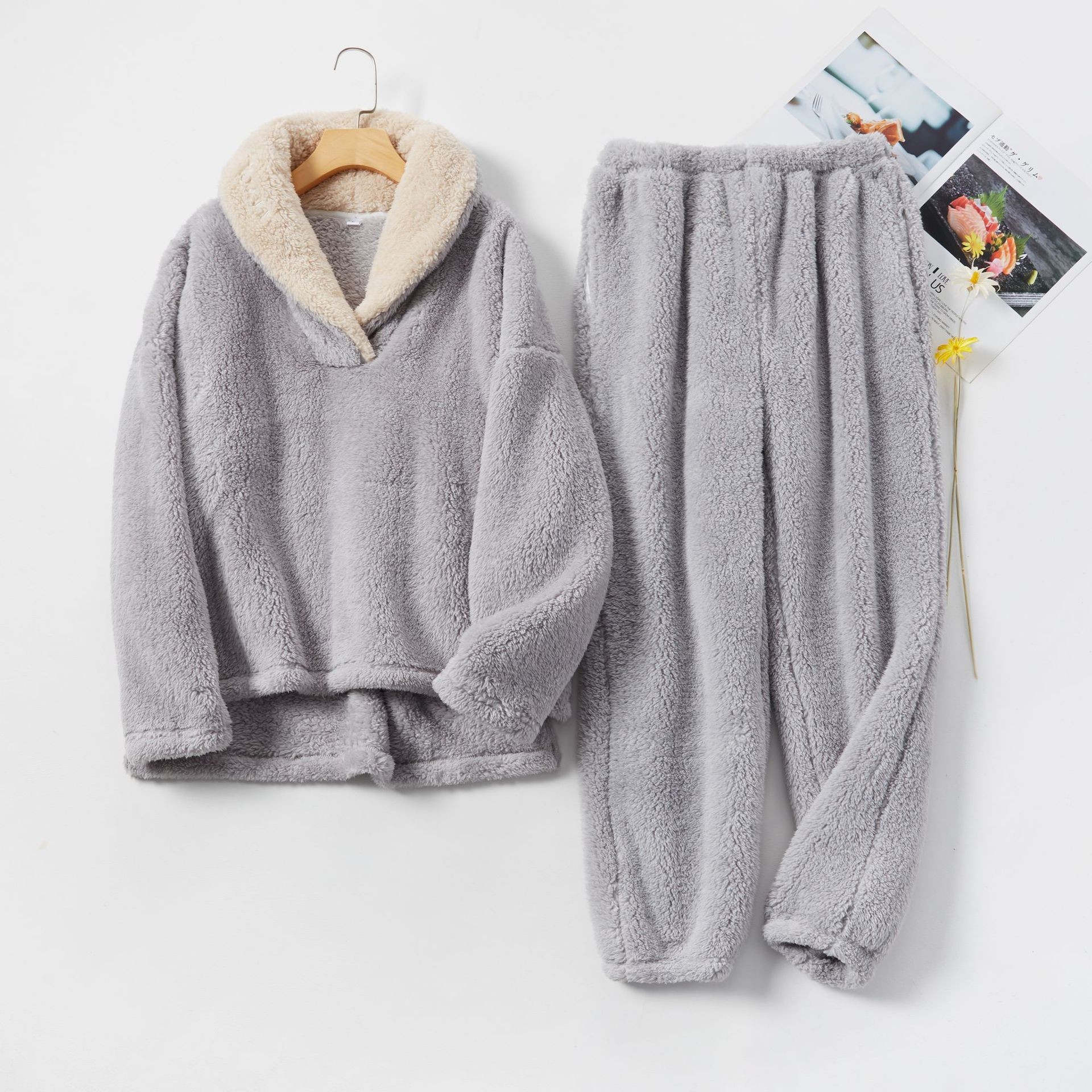 Damen-Winterpyjama für Damen, Korallensamt-Pyjama, Flanell-Revers-Set, verdickte Hauskleidung für Paare_voghion.com