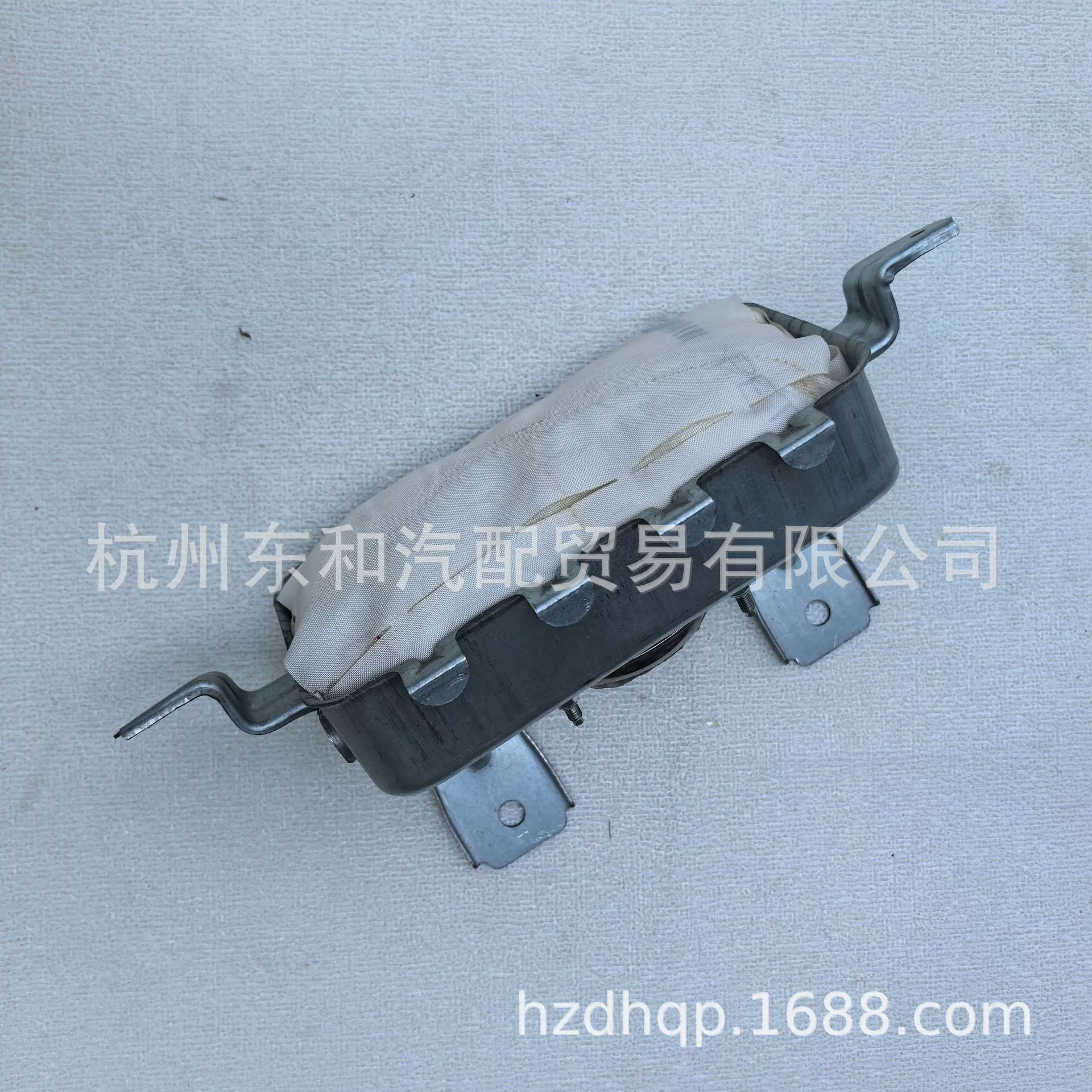 Подходит для автозапчастей Roewe MG, вторичная подушка безопасности 10183523/I6/I5/RX3/ZS/36018