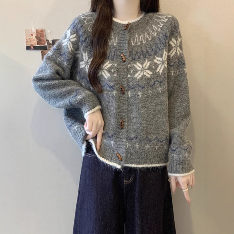 French-Style Retro Fair Isle Jacquard Knit Cardigan for Women, Autumn and Winter, Plus-Size, Soft and Cozy, Youthful Sweater Coat