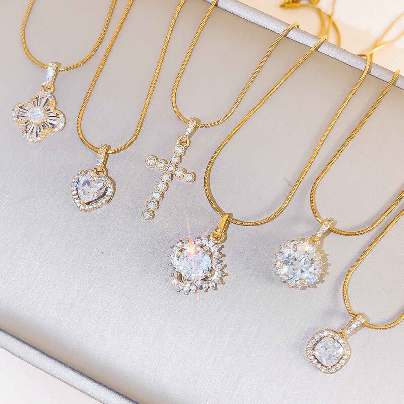 Women's necklace that doesn't fade, compact and cute for summer, titanium steel necklace with a versatile and sophisticated feel, simple clavicle chain