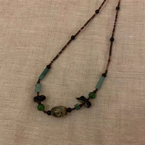 New Chinese-style Tibetan-inspired necklace for women, retro ethnic style pendant necklace, unique design, fashionable and versatile, cultural and artistic accessories.