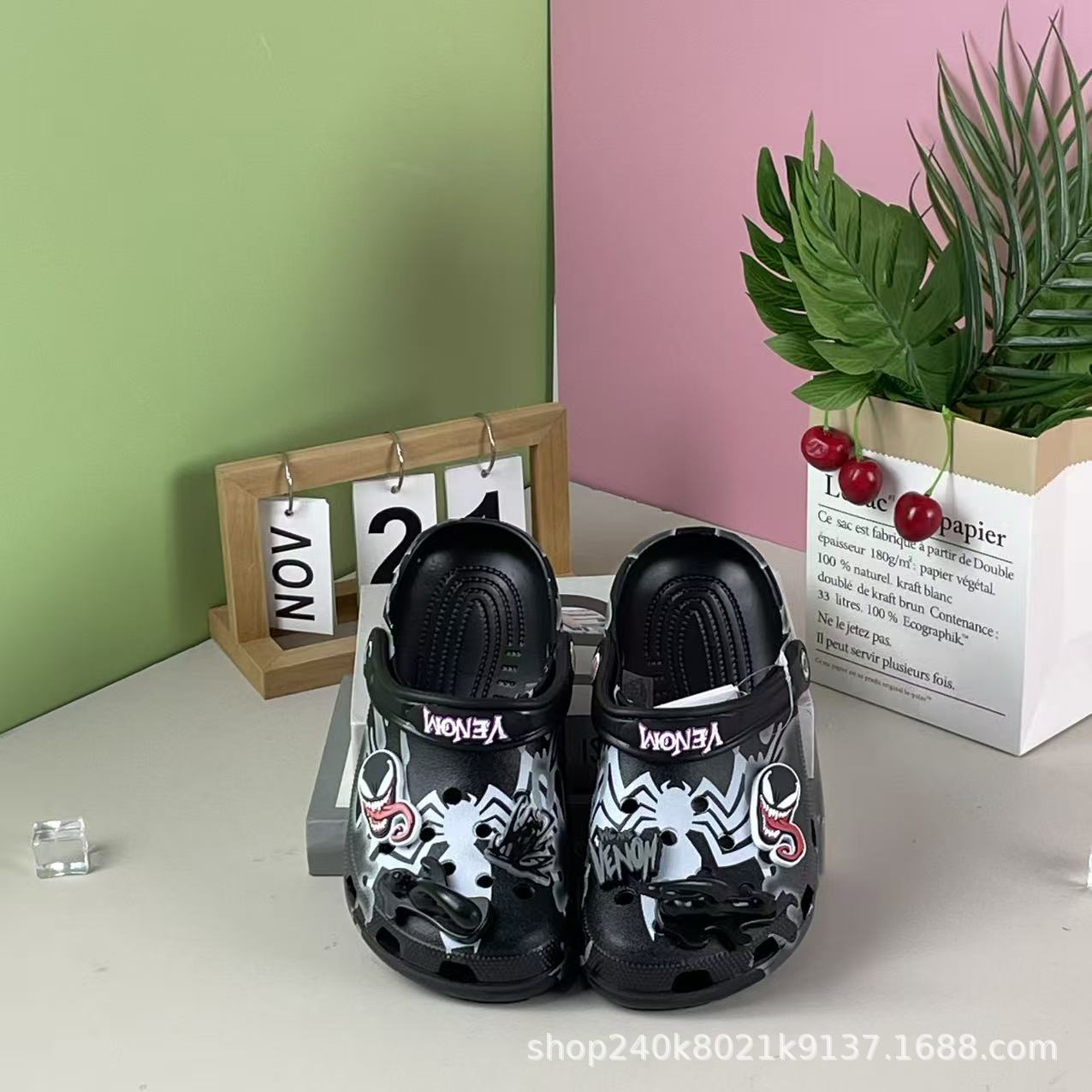 cross veneno para niños adultos agujero zapatos antideslizantes sandalias zapatillas de playa zapatillas al por mayor