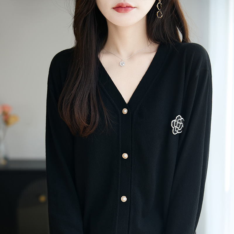 法式高级感绣花钉珠针织开衫女2025新款洋气显瘦打底女装毛衣外套|undefined