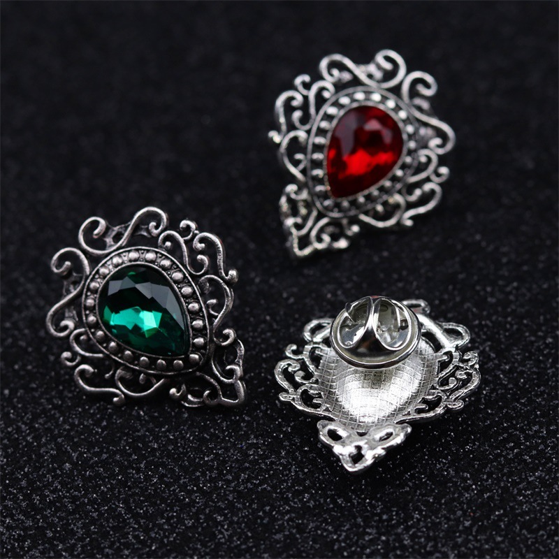 Spilla da uomo vintage per uno stile minimalista ed elegante_voghion.com