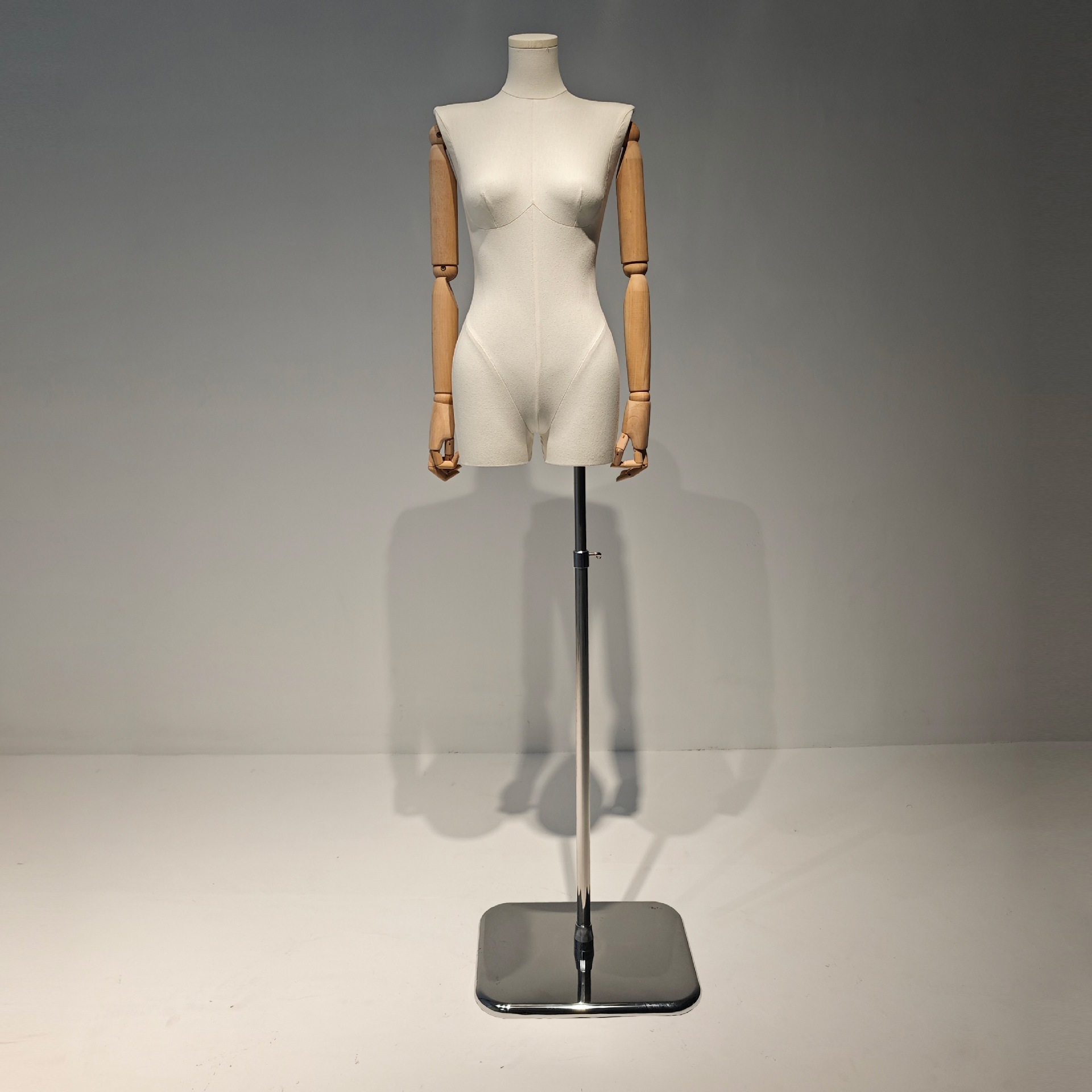 Modelo de hombro plano de piernas divididas estante de exhibición de ropa tienda de ventanas maniquí plataforma de cinco caras modelo de cabeza modelo de vestido de boda accesorios femeninos