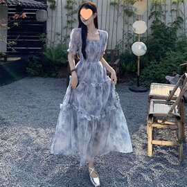 复古方领碎花连衣裙女夏季2025新款超仙森系收腰显瘦木耳边长裙子