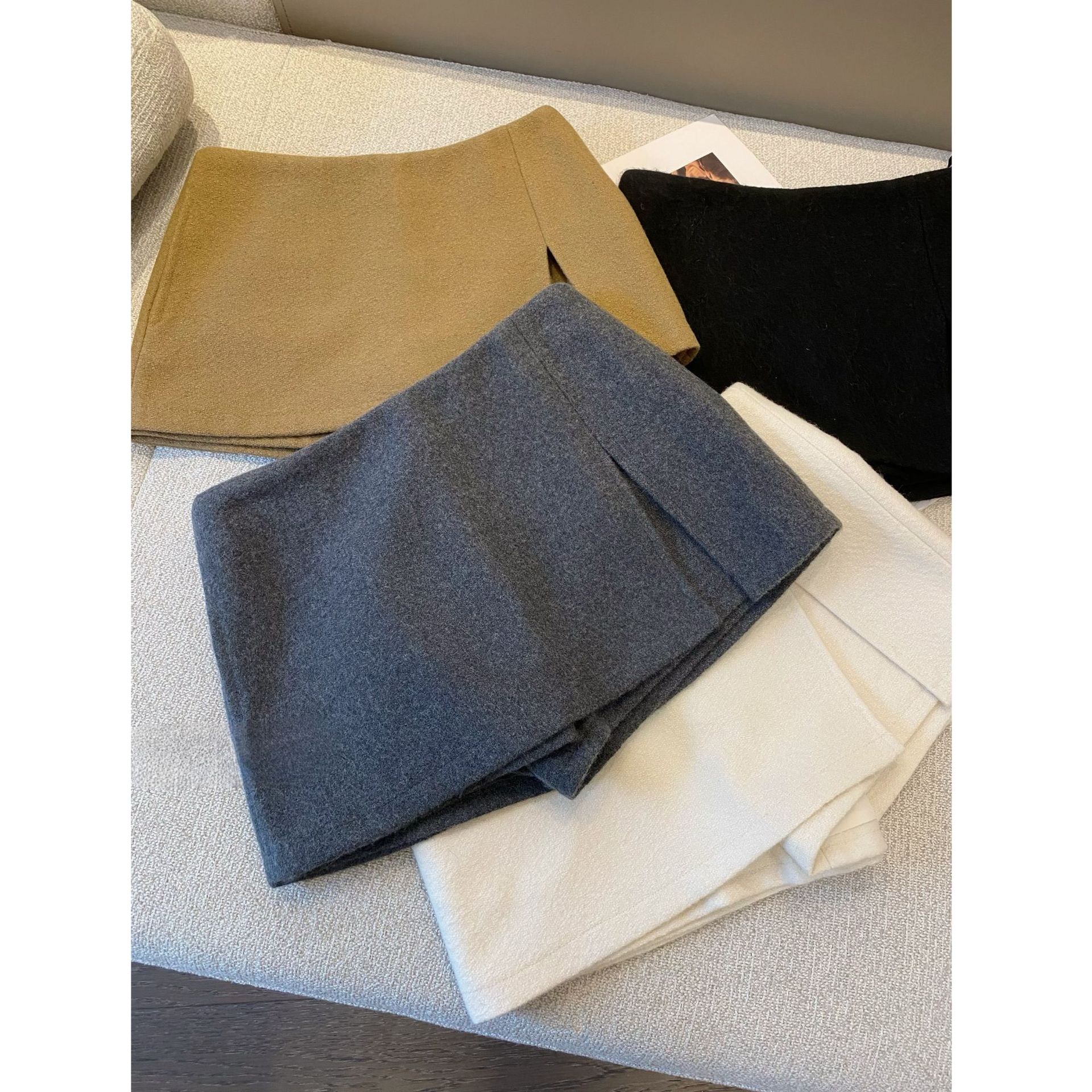 Fashionable Design Double-Layer Slit Woolen Midi Skirt for Women, Autumn and Winter High-Waisted Slimming Anti-Exposure A-Line Pencil Skirt