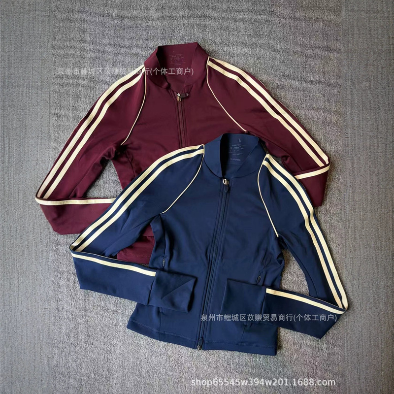 Classic three-stripe casual patchwork short yoga jacket, celebrity-style, elegant long-sleeved zip-up stand-up collar jacket Classic three-stripe casual patchwork short yoga jacket, celebrity-style, elegant long-sleeved zip-up stand-up collar jacket