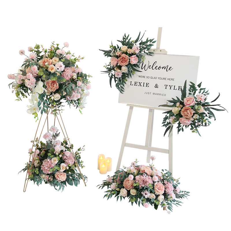 新商品の花芸がオープンした花かごの花球は客を迎えます。|undefined