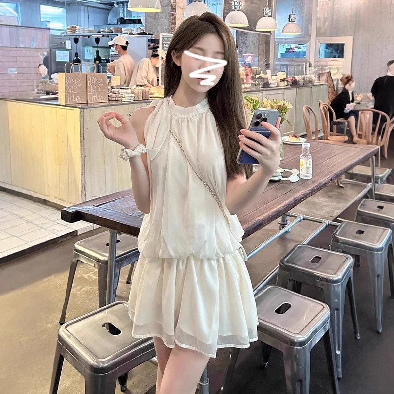 法式杏色无袖挂脖吊带连衣裙女夏季新款度假风小个子收腰a字短裙|undefined