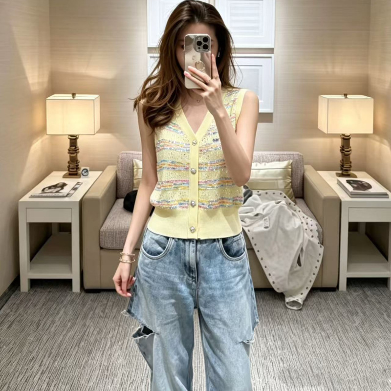 2026 Summer New Chanel-Style High-End Fashionable Youthful Knit Vest Cardigan Top Exquisite Women's Trendy Clothing 2026 Summer New Chanel-Style High-End Fashionable Youthful Knit Vest Cardigan Top Exquisite Women's Trendy Clothing