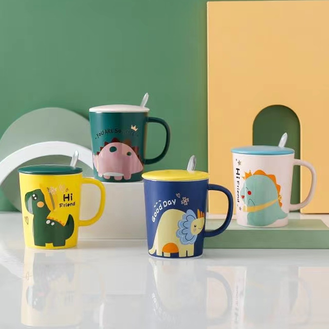 Patrón de dinosaurio lindo de dibujos animados taza regalo personalizado de cerámica taza de agua taza de café japonés con tapa cuchara taza de esmalte