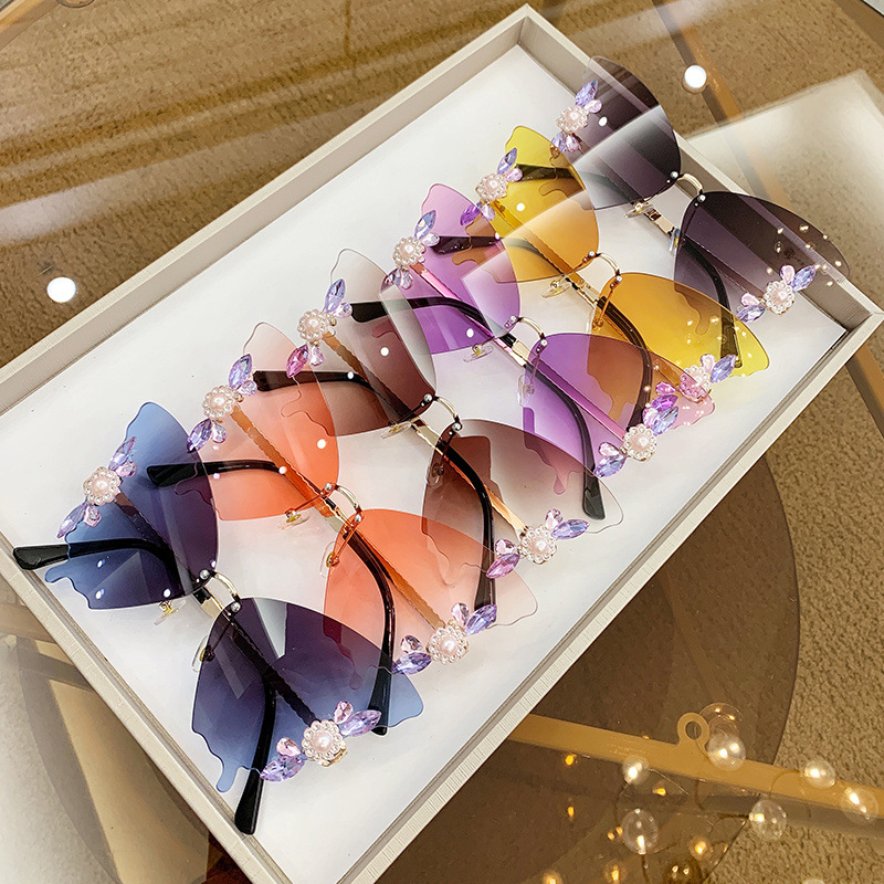 Gafas de sol para mujer de fiesta con forma de mariposa y diamantes incrustados, marco grande, moda y tendencia para street style, nuevo modelo europeo/americano transfronterizo.