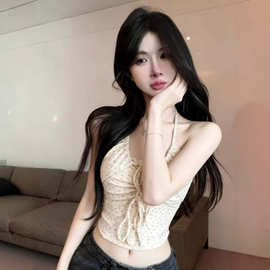 杏色碎花系带无袖吊带背心女2026夏季款修身显瘦外穿美背短款上衣