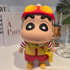 マクドナルドが明かりをたたいているしんちゃんのクレヨンしんちゃんが周辺の誕生日プレゼントを飾っています。