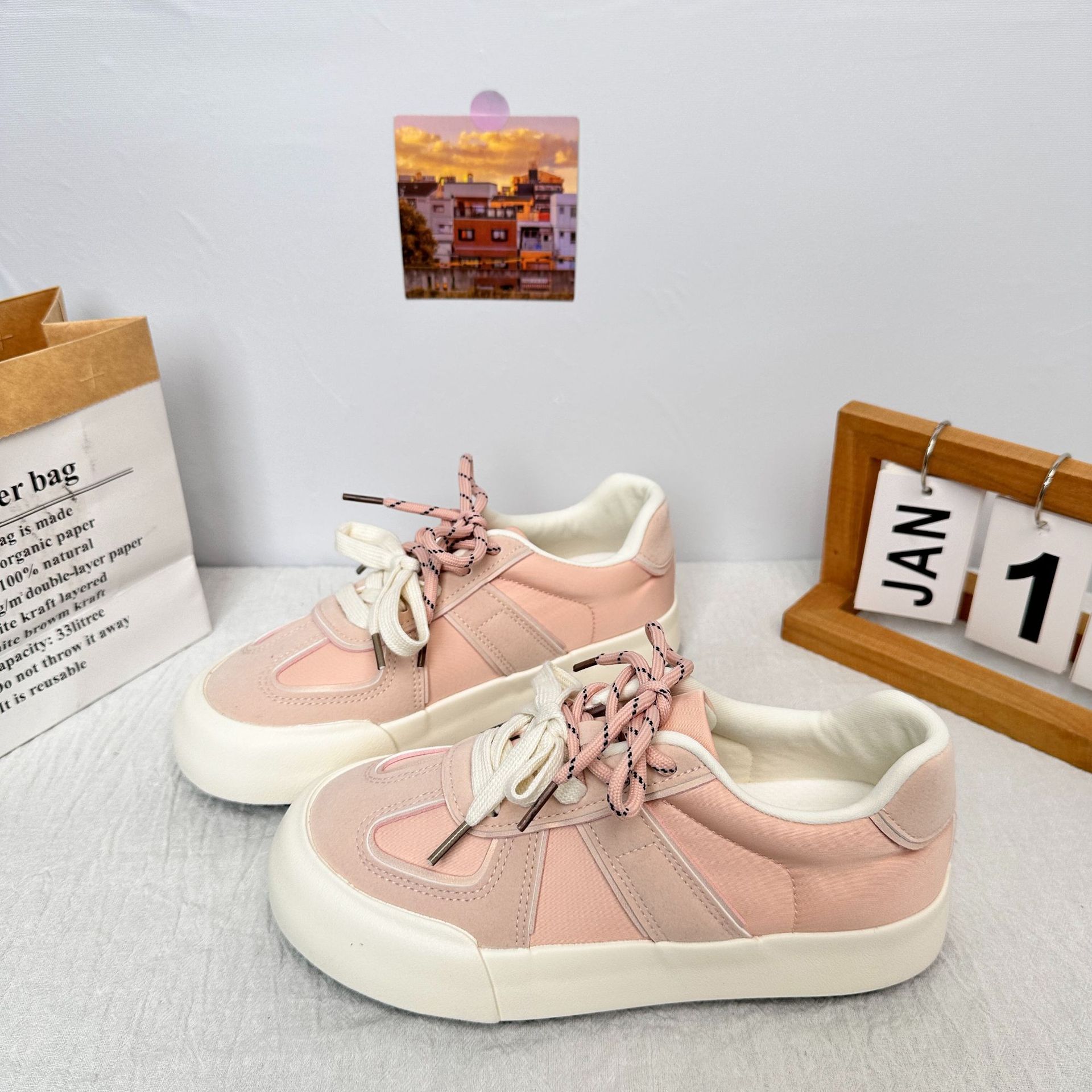 6632 plantillas de látex zapatos de entrenamiento alemanes de suela gruesa zapatos de pan femeninos feos y lindos 2025 nuevos zapatos de primavera de punta redonda zapatos blancos image 3