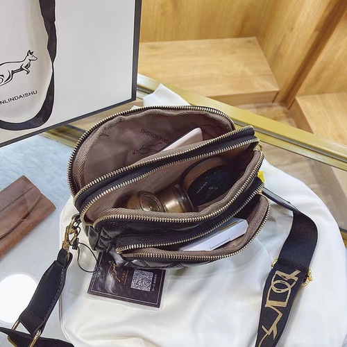 Small bag rhombus women's bag new trend ins small fragrant style shoulder bag niche women's bag three-layer casual crossbody bag