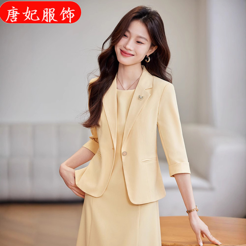 Yellow Seven-point Sleeve Small Suit Collar Jacket Women's dress Spring Summer Autumn 2025 New Two-piece Suit Fashion Yellow Seven-point Sleeve Small Suit Collar Jacket Women's dress Spring Summer Autumn 2025 New Two-piece Suit Fashion