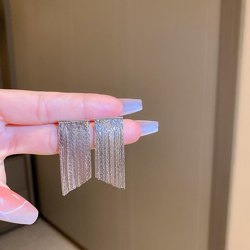 Fashion Solid Color Copper Tassel Earrings 1 Pair