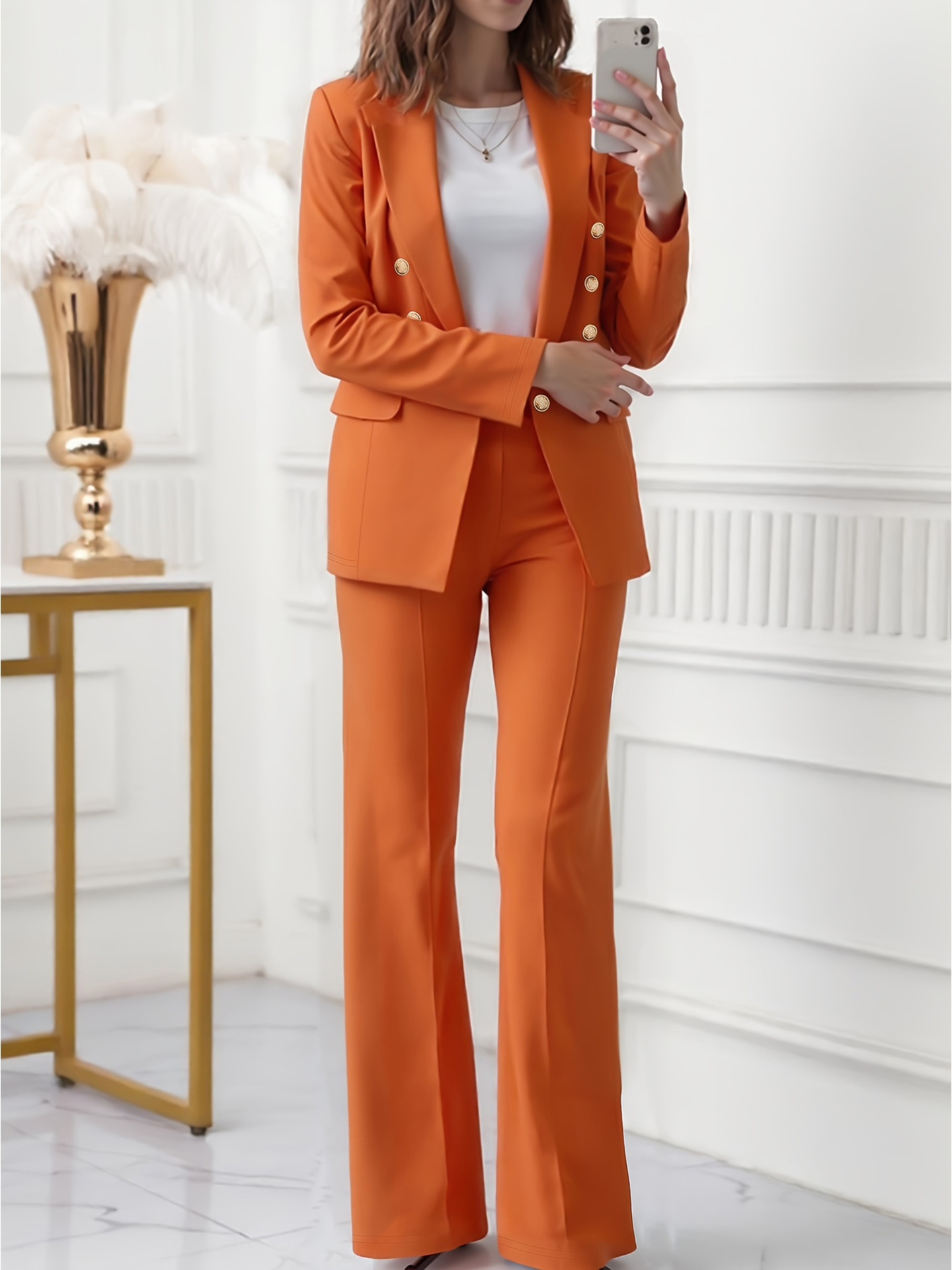 Dameskleding: effen blazer met knoopsluiting, hoge taille, flatterende broek, formele pakset_voghion.com