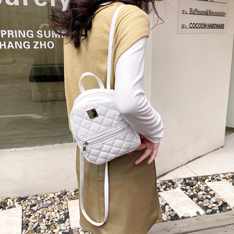 2024 bordado mochila damas bolsas de nicho diseño rombo mochila de hombro mochila al por mayor