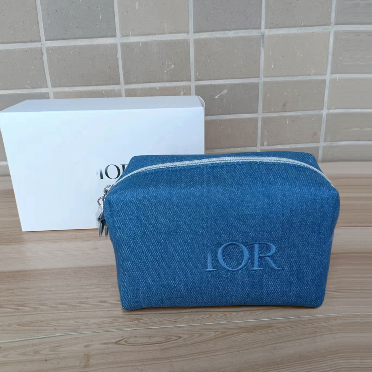 新品超希少デニム生地高级感ギフトポーチブルーホワイト化粧品収纳バッグ