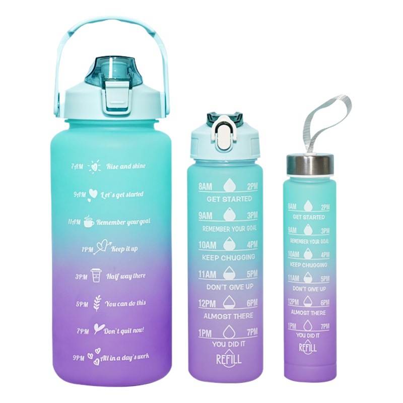Gradiente transfronterizo taza de tres conjuntos de gran capacidad deportiva botella de agua fría al aire libre espacio portátil taza de agua botella de agua