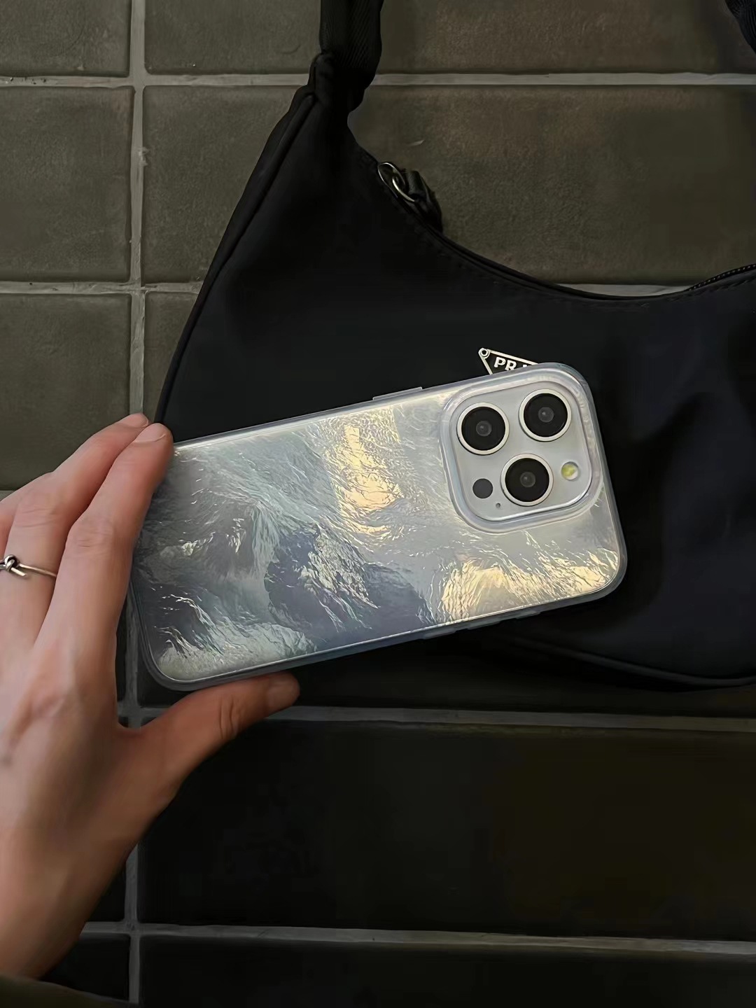 Patrón plisado de sentido avanzado Apple 15promax doble gradiente Apple 15 creativo 14pro funda para teléfono móvil para 13P